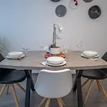Chic Flat With River View בודפשט
