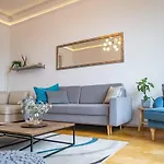 Chic Flat With River View בודפשט