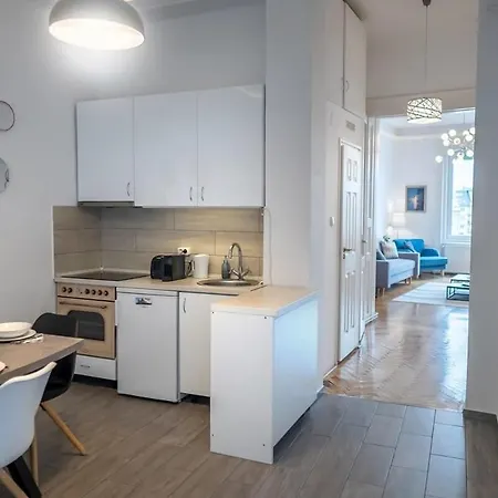 Chic Flat With River View *