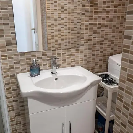 Chic Flat With River View شقة بودابست